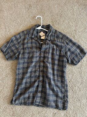 Patagonia Small Gray Plaid Short Sleeve Button Up Casual Outdoor